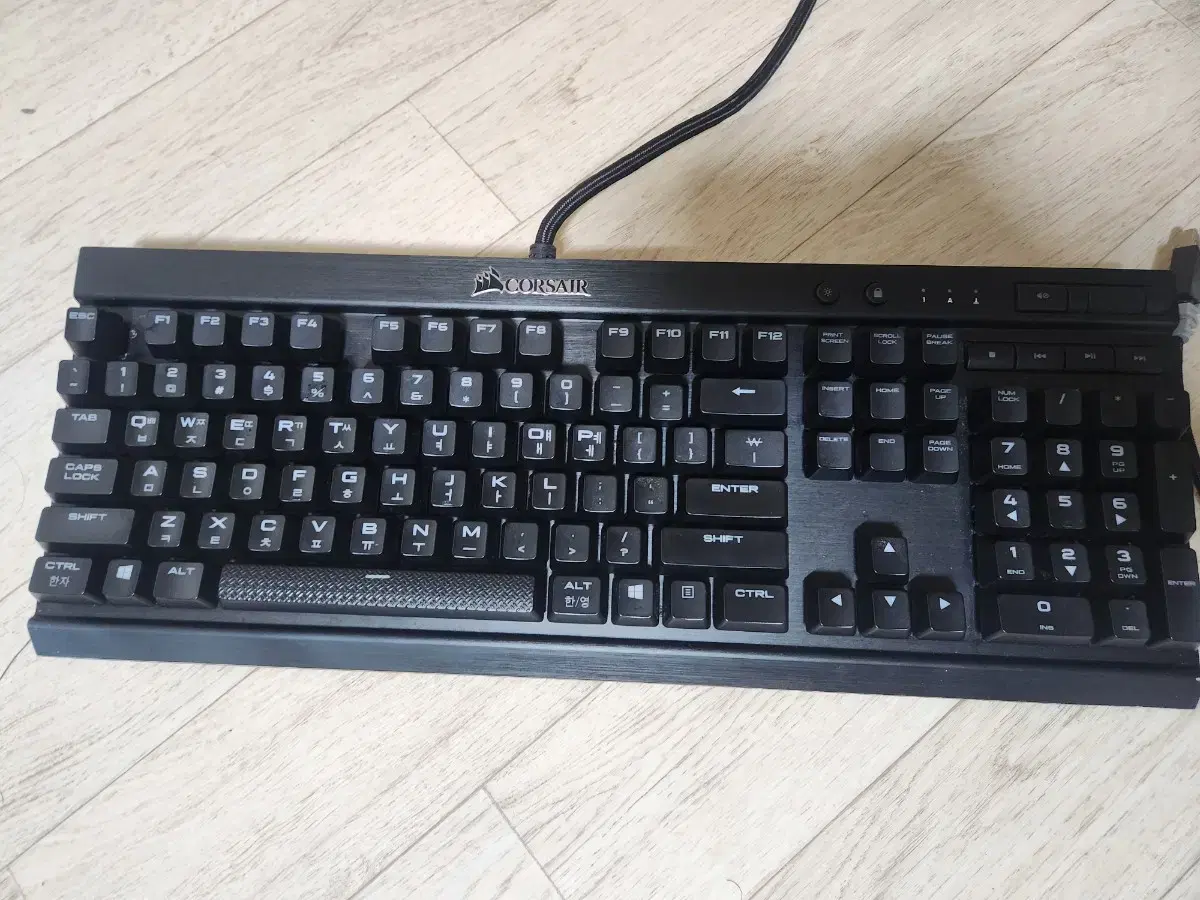 커세어 k70 Lux 본품만